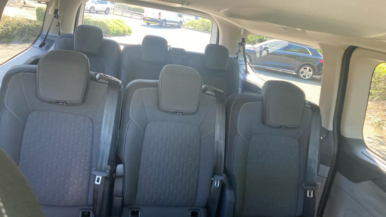 Ford Tourneo Custom 320 L2 Diesel Fwd 2.0 EcoBlue 170ps H1 Titanium 8 seater Auto